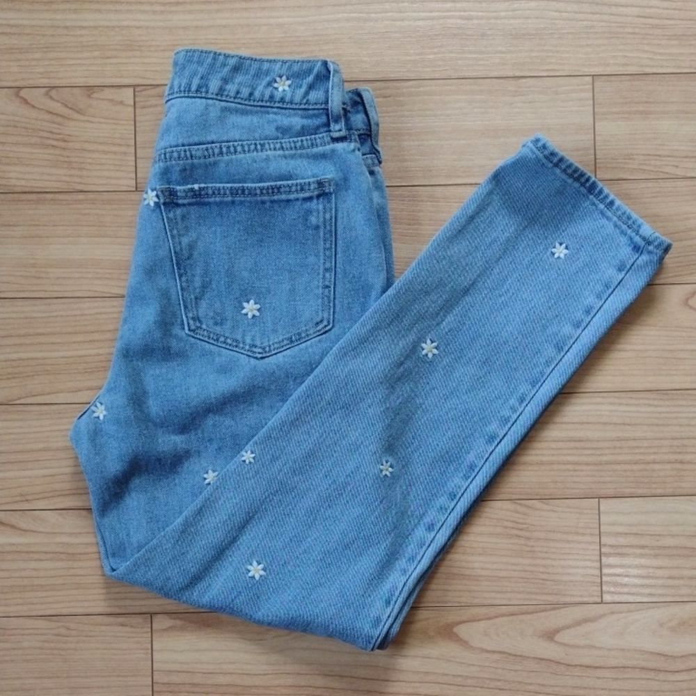 PacSun Raining Daisies 100% Cotton Denim Mom Jeans Size 25